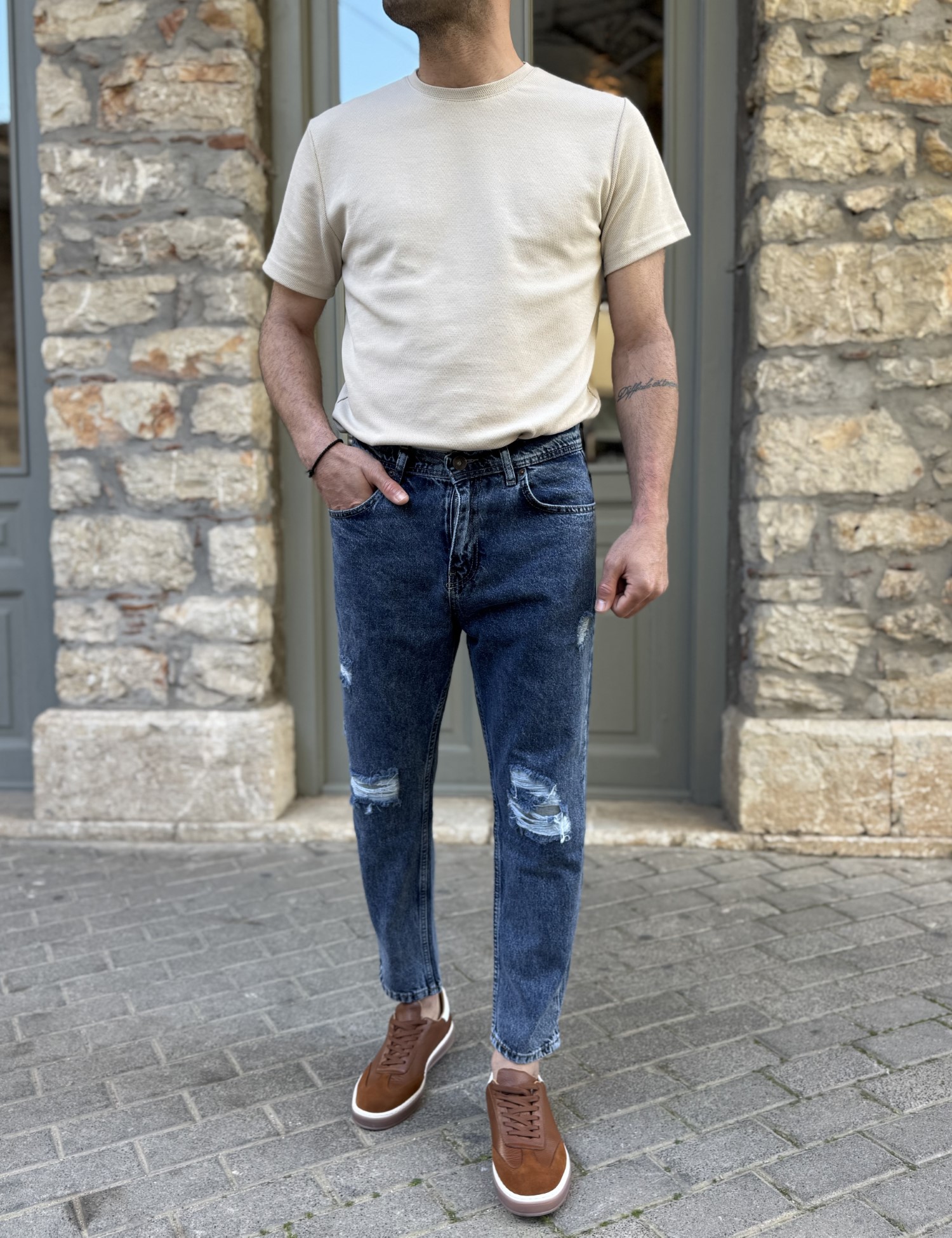 Ανδρικό μπλε boyfriend τζιν πεντάτσεπο με σκισίματα 60233 φωτογραφία